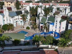 Apartamento con Piscina, Playa a 2 calles.
